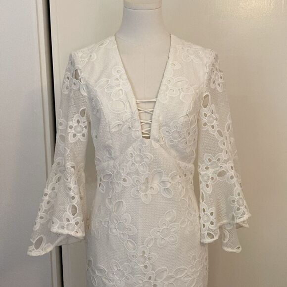 Bardot Ivory Indra Lace Bell Sleeves Dress Size 6 - Picture 3 of 14